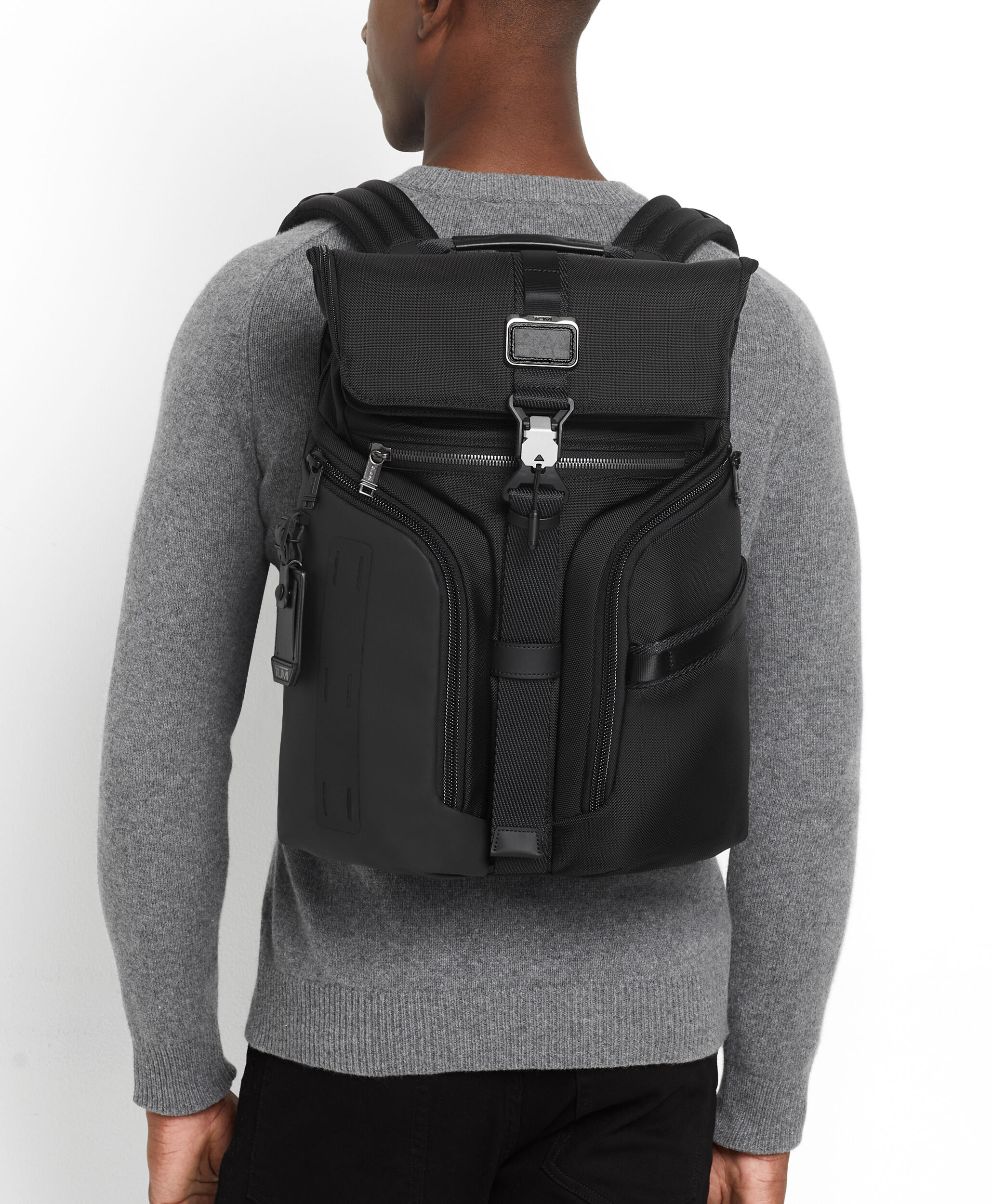 tumi backpack men