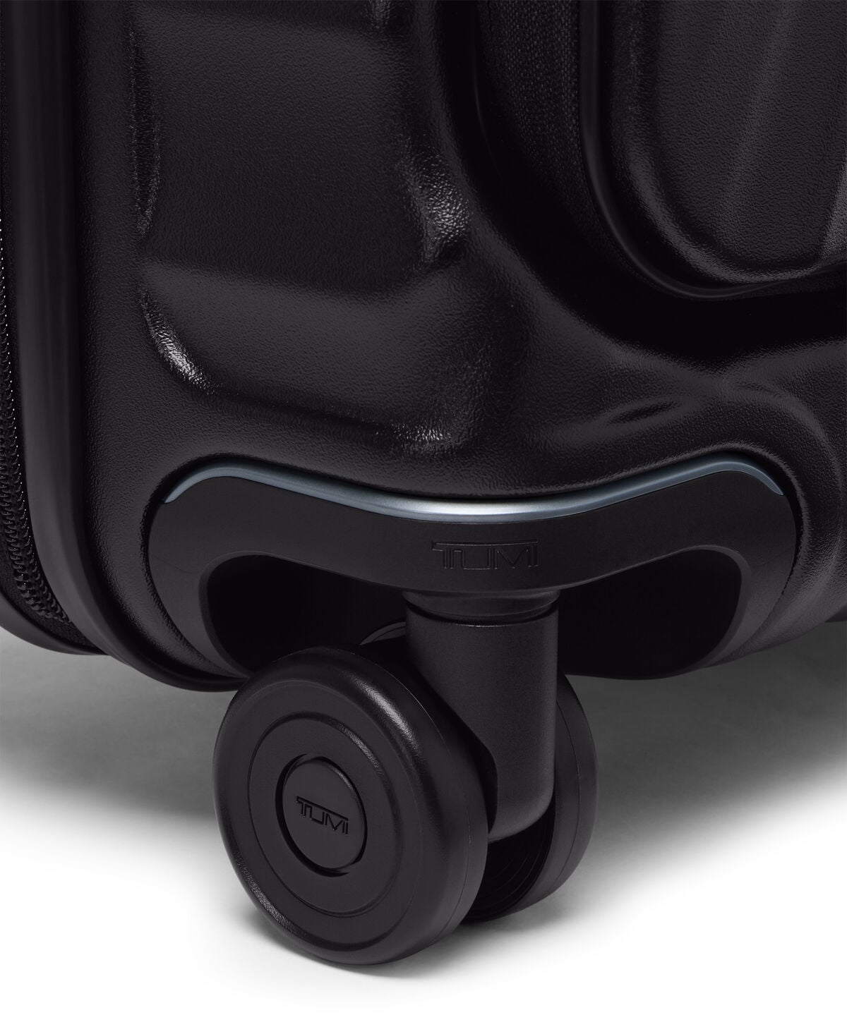 19 Degree Front Access Handgep&auml;ck &ndash; L Front Access Expandable