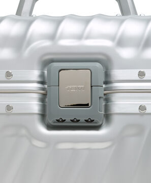 19 Degree Aluminium Beauty Case