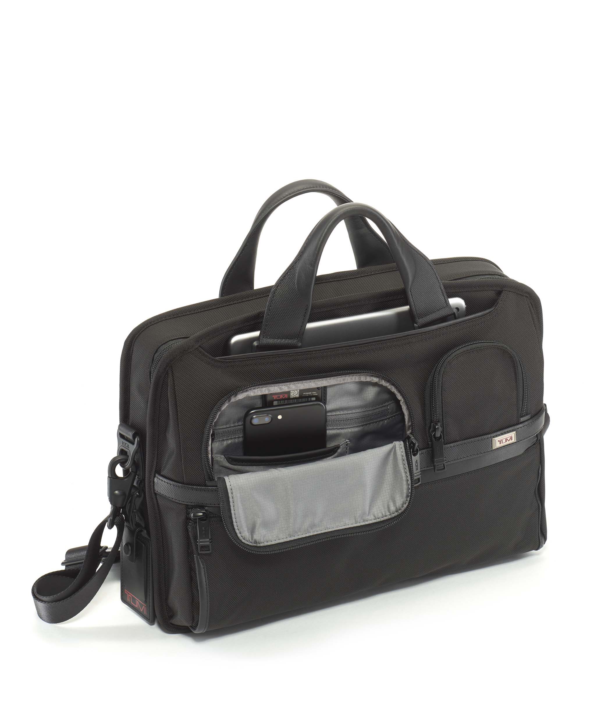 tumi holdall