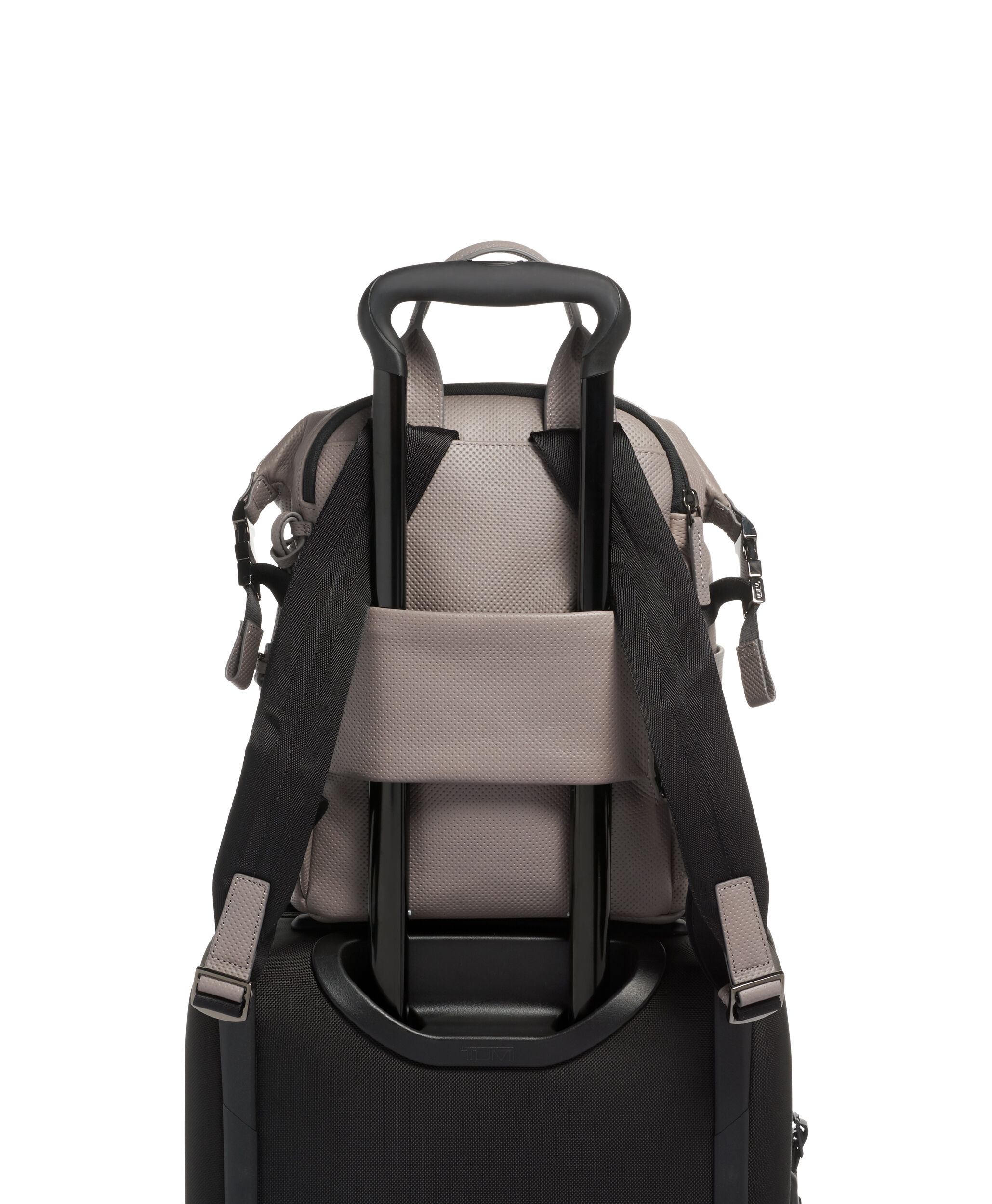 tumi sternum strap