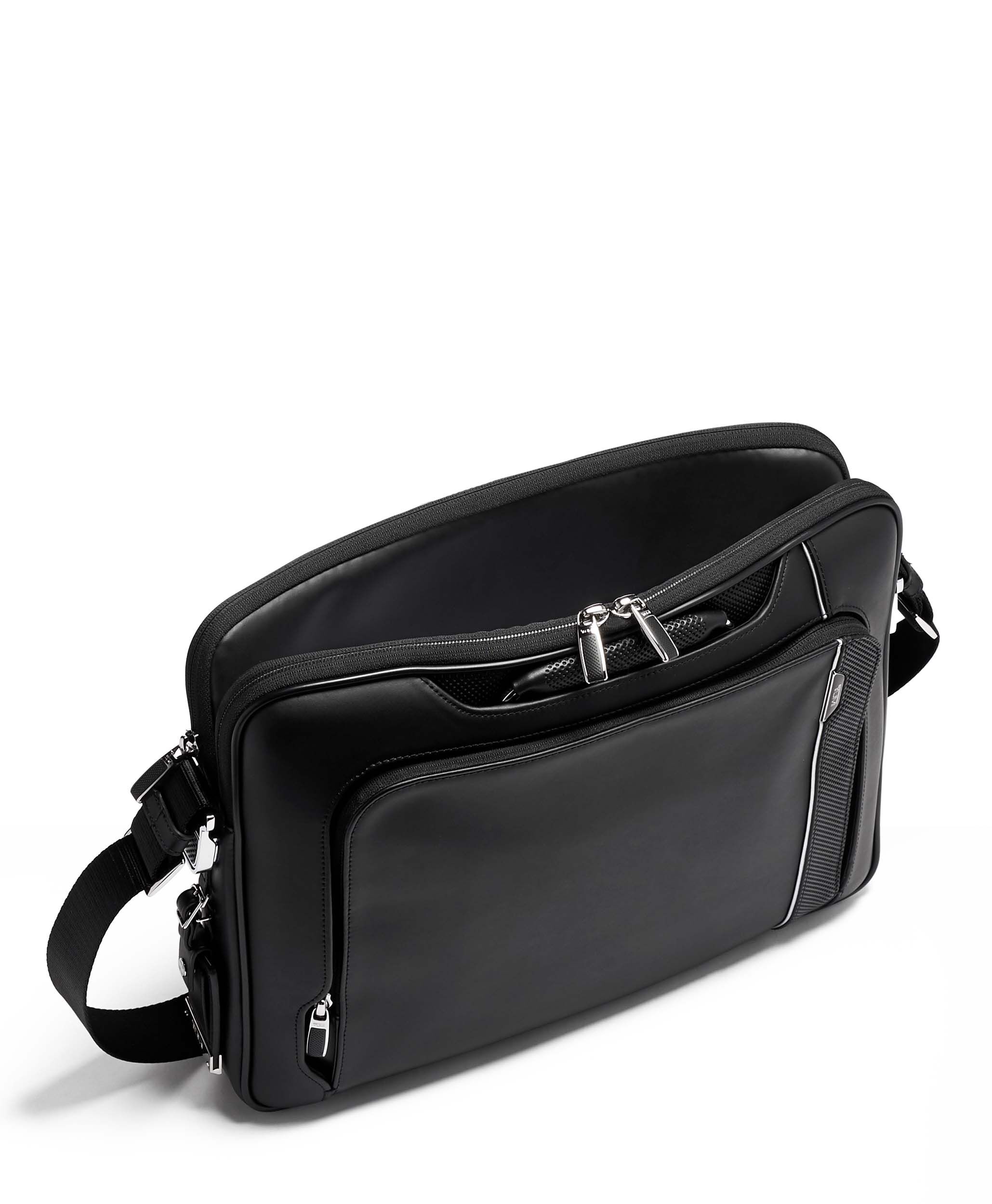 Tumi slim messenger hotsell bag