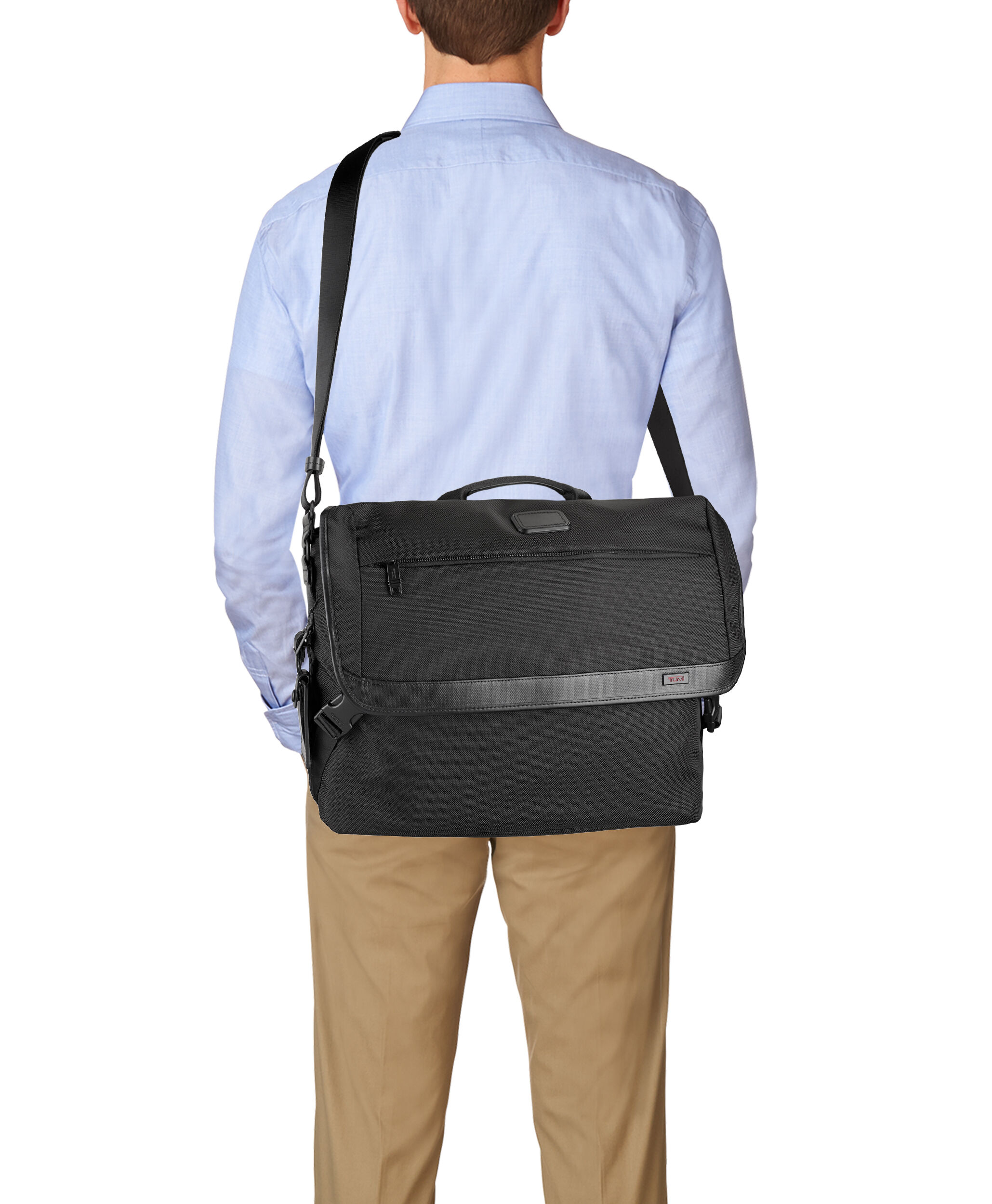 tumi messenger alpha 2