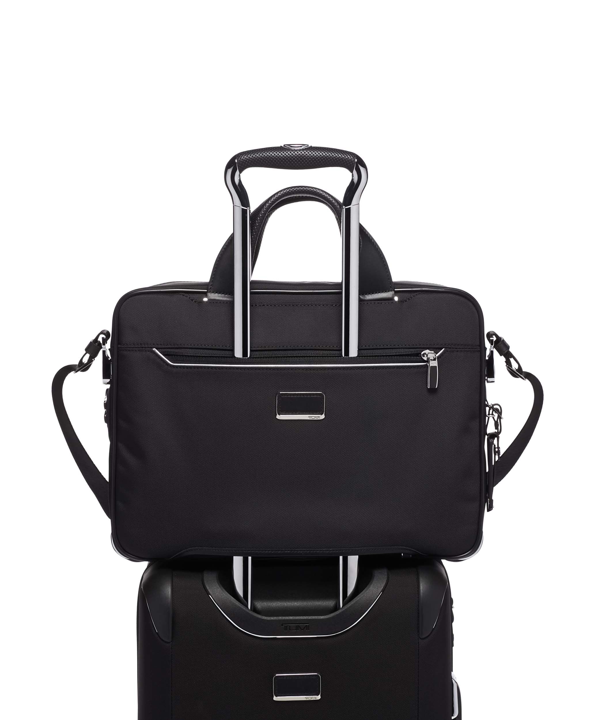 Tumi arrive hamilton store